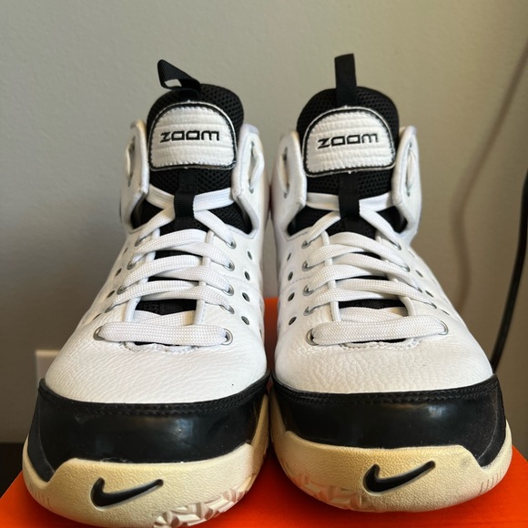 Men’s Nike Zoom Basketball Shoes 
NikeID Customize - Picture 6 of 15